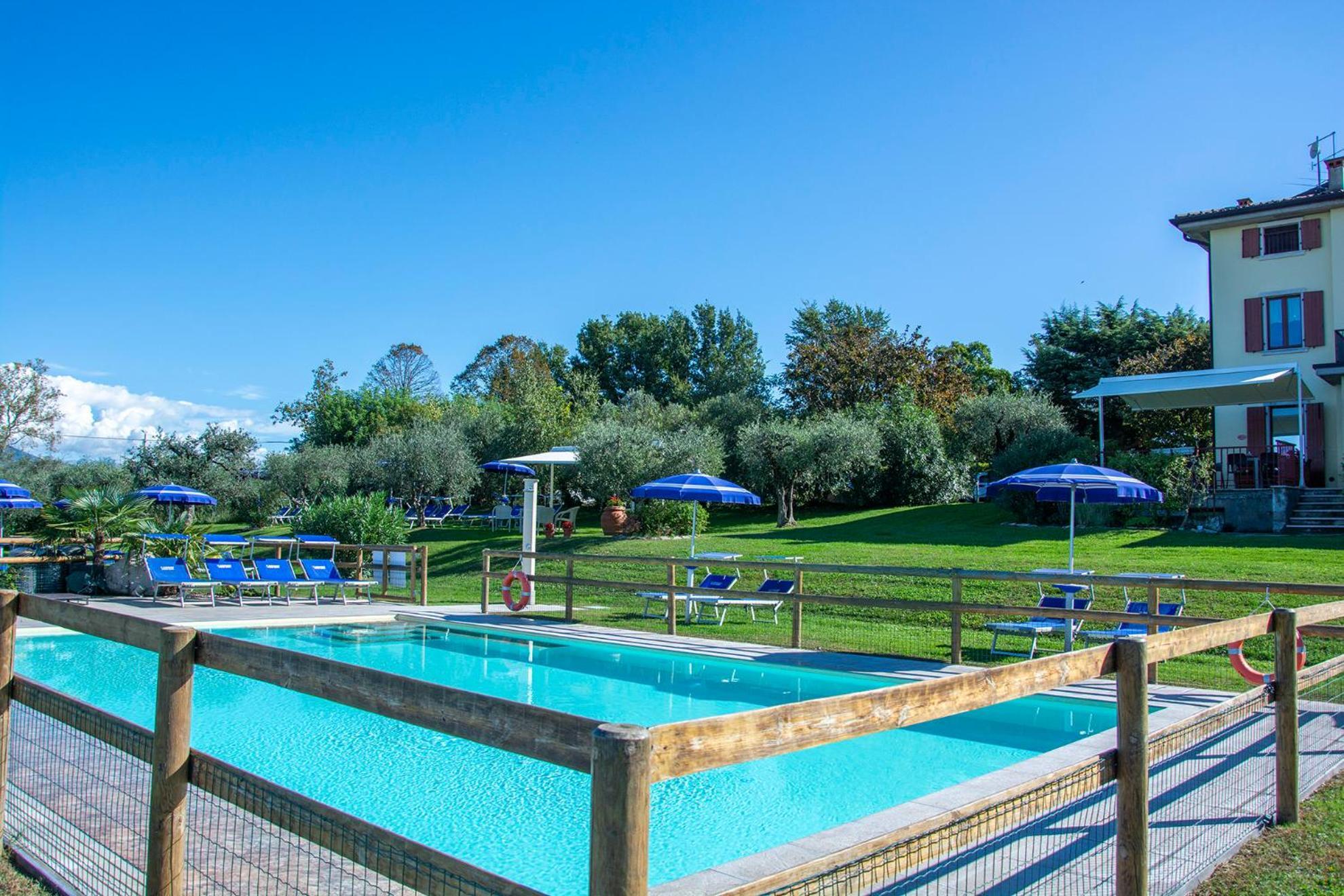 Agriturismo Il Giardino Degli Ulivi Лацизе Экстерьер фото