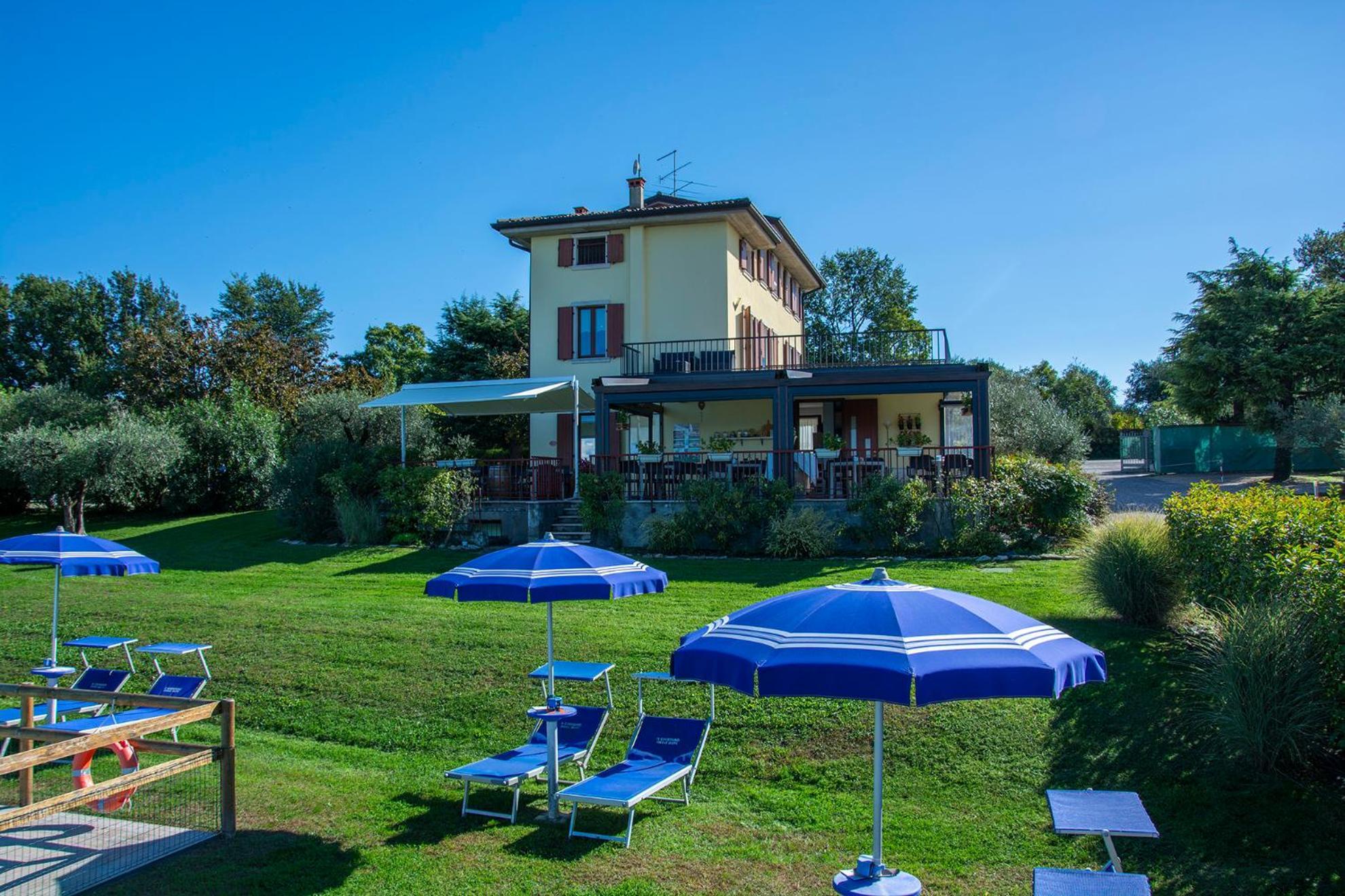Agriturismo Il Giardino Degli Ulivi Лацизе Экстерьер фото